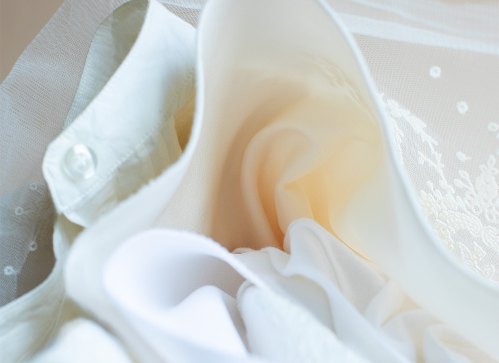 メインビジュアルのレースの画像