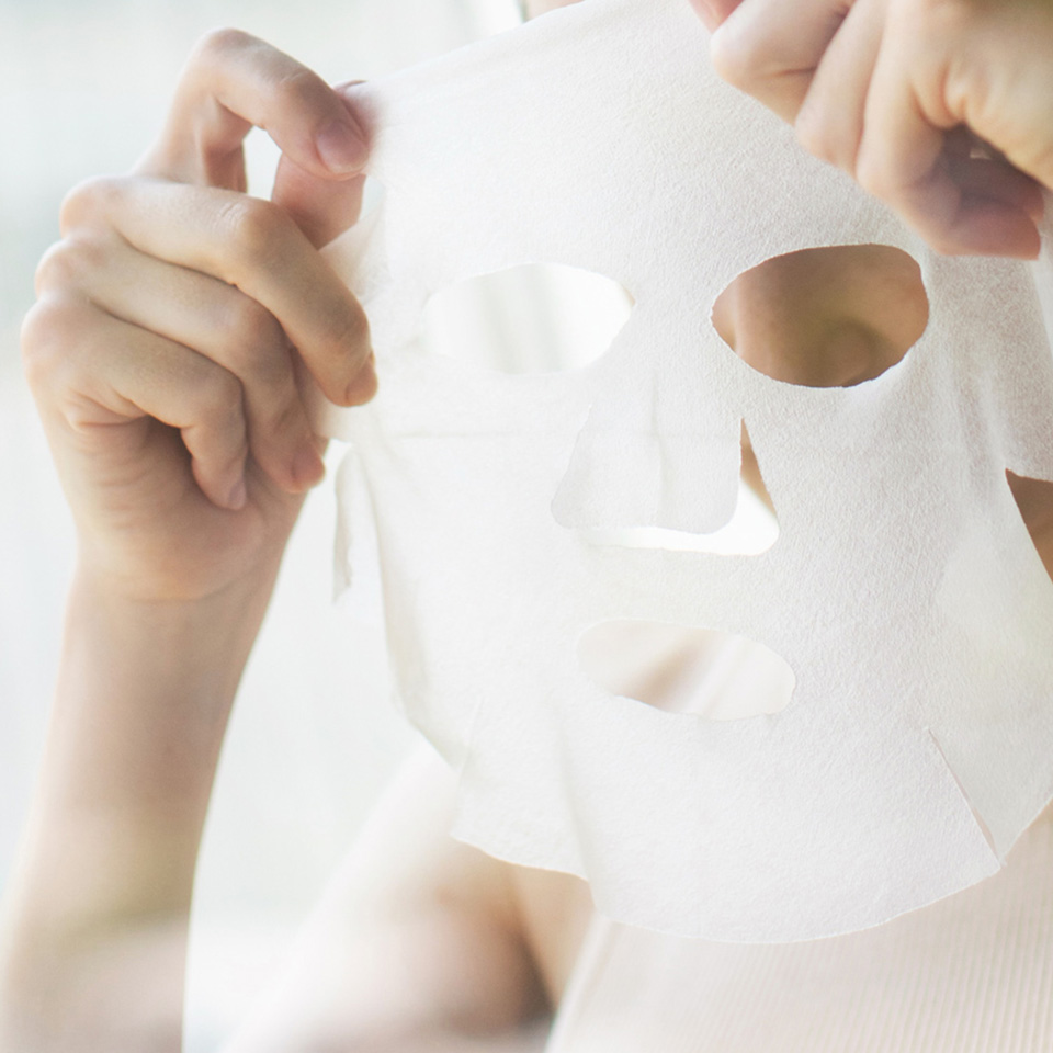 素材の魅力をダイレクトに届ける人気のフェイスマスクをご紹介